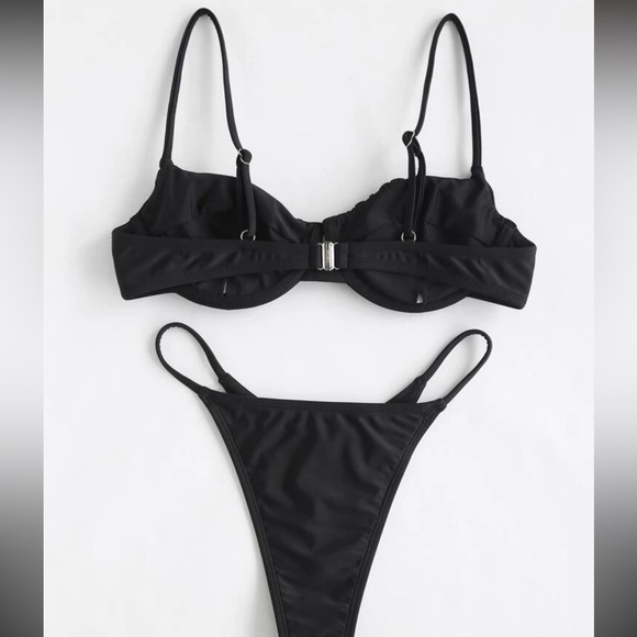 Black bikini - Picture 4 of 4